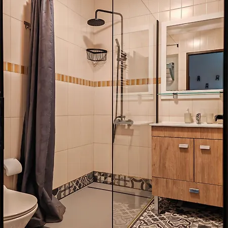 Páteo - Piscina, Churrasqueira E Vista Jardim Apartamento